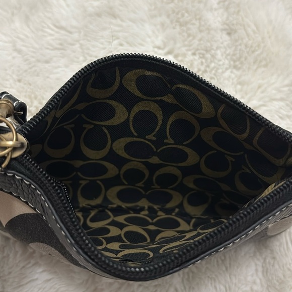 Coach Multicolor Circle Pattern Signature Wristlet - Picture 14 of 16